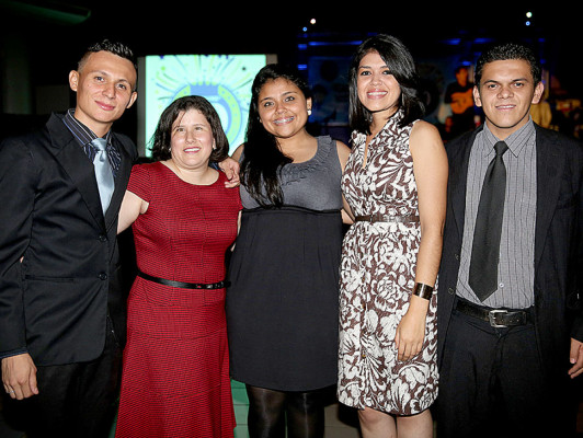 Velada artística en aniversario de Chiminike