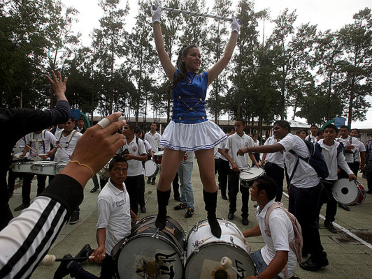 VIDEO: Reclusas hondureñas celebran las fiestas patrias