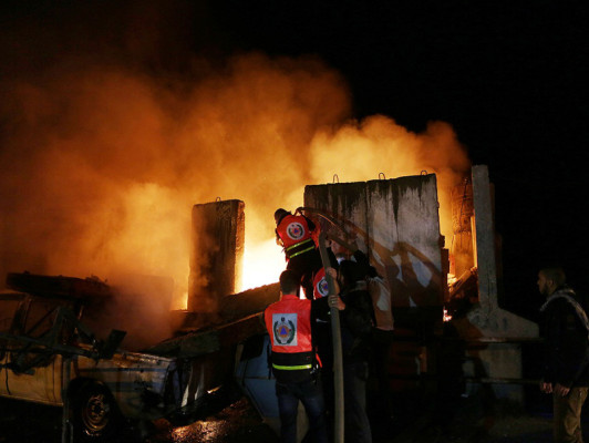 Once palestinos y tres israelíes mueren en el segundo día de ataques de Israel en Gaza