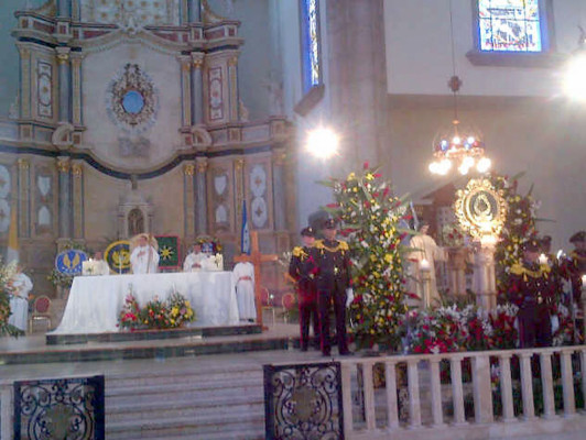 FF AA rinden tributo a Patrona de Honduras