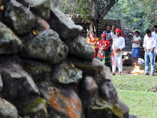 Descendientes mayas conmemoran fin de 13 Baktun