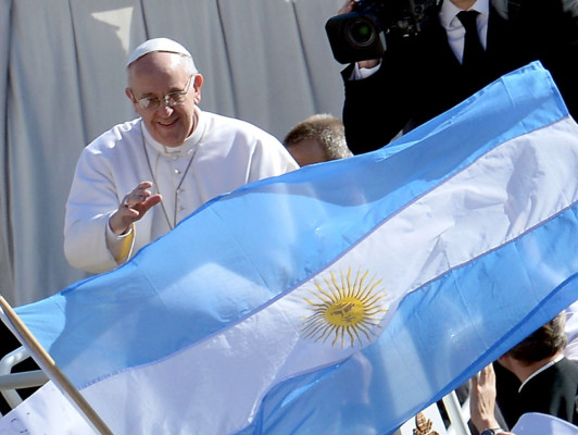 Papa Francisco inicia su era pontificia por los pobres