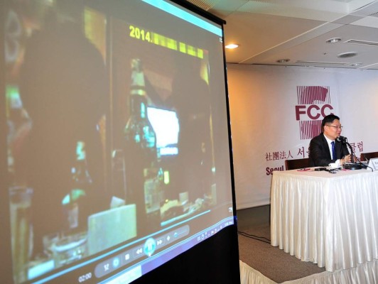 Pastor muestra video de placeres nocturnos de nuevos ricos en Corea del Norte