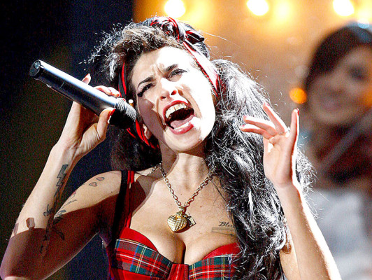 Los diez famosos que confesaron ser bisexuales