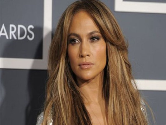 Pitbull, J.Lo a brillar esta noche en premios AMA