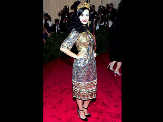 Fotos: Famosos visten rebeldes en honor al punk