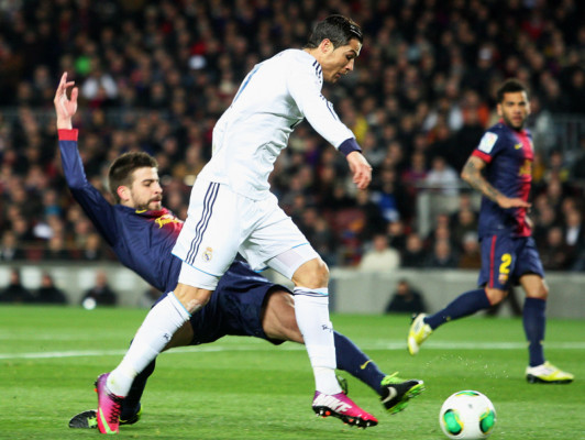 Real Madrid humilla al Barça en el Camp Nou