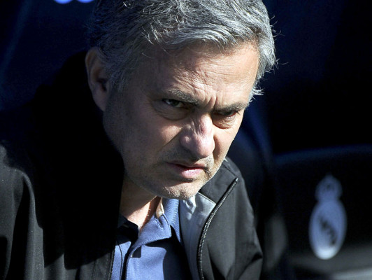 Hasta 15 jugadores del Madrid apoyan salida de Mourinho