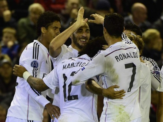 Real Madrid arrolla a Liverpool antes del Clásico
