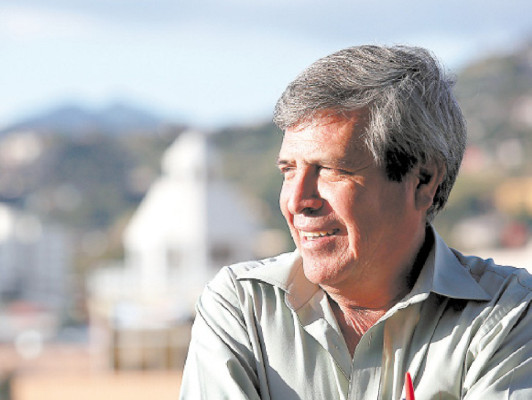 Juan Ramón Durán se retira de la docencia universitaria de la UNAH