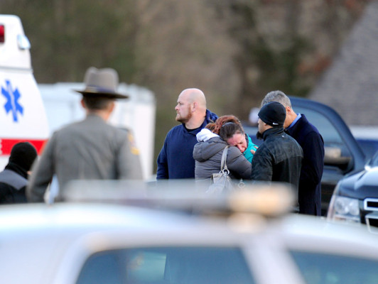 Tiroteo en escuela de EE UU deja 27 muertos