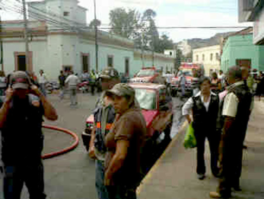 Incendio en bodega de la Alcaldía municipal en centro de Tegucigalpa