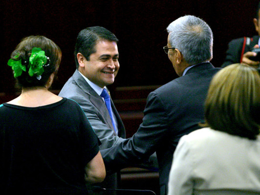 Juan Orlando Hernández deja el Congreso Nacional