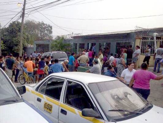 Acribillan a maestra en El Progreso