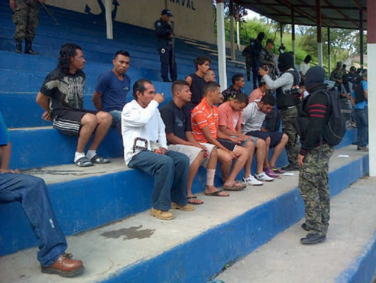 Dieciséis detenidos en allanamientos en colonia Villa Unión