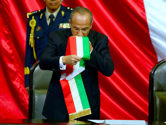 Peña Nieto juró como nuevo presidente de México