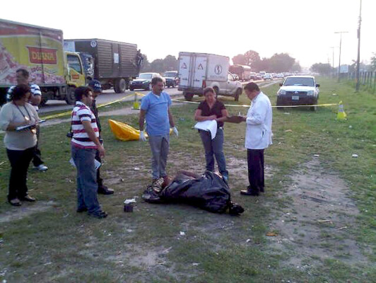 Hallan tres cadáveres en bolsas plásticas