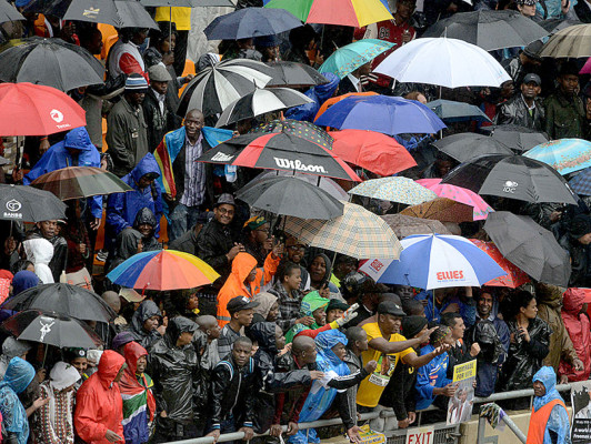 Impopularidad de Zuma y la lluvia aguaron homenaje a Mandela