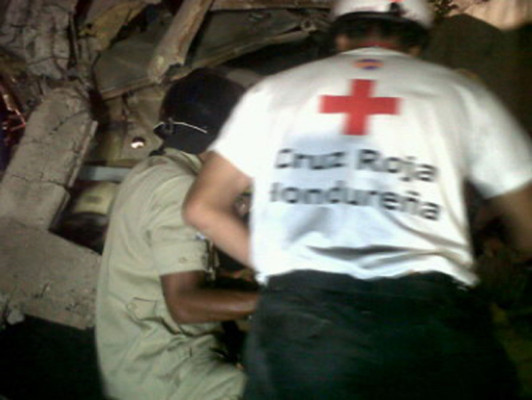 Accidente de autobús deja al menos 15 heridos