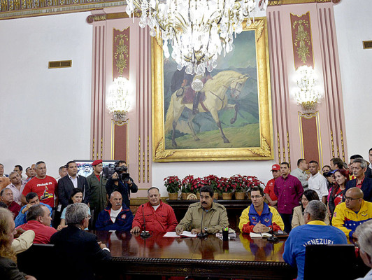 Venezuela acusa de 'intromisión' a EUA