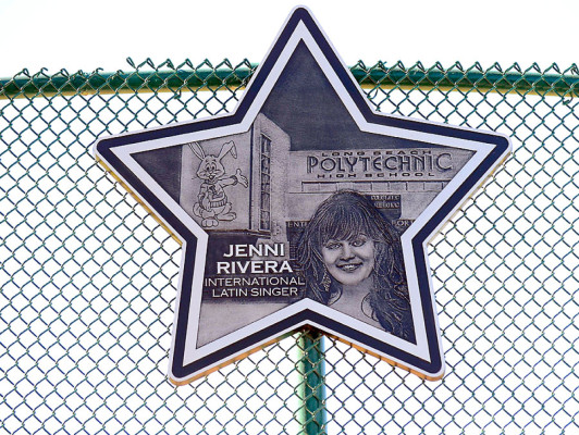 Homenajes espontáneos a Jenni Rivera en México y Estados Unidos