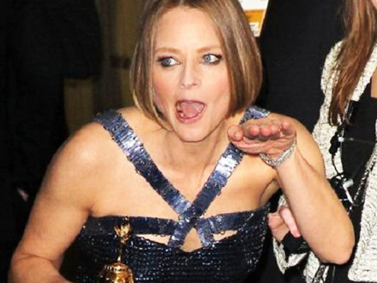 Jodie Foster confiesa que es lesbiana; Ricky Martin la elogia