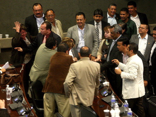 Pleito y escándalo en la elección del fiscal