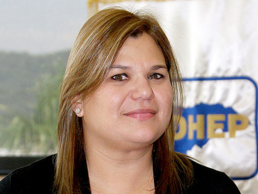 'A votar y el lunes a trabajar': Aline Flores