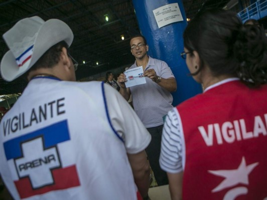 Aplazan anuncio del presidente electo en El Salvador