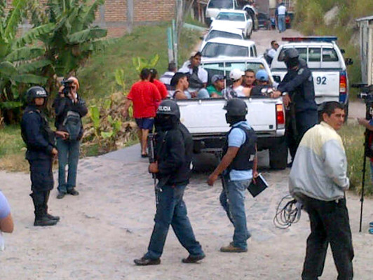 Policía realizó fuerte operativo en Los Alpes