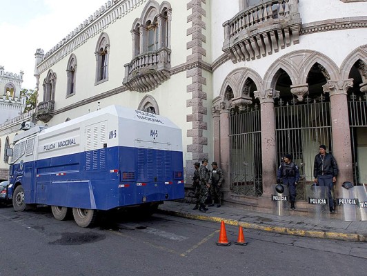Libre provoca disturbios en los bajos del CN
