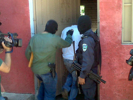 Realizan allanamientos en colonia San Miguel