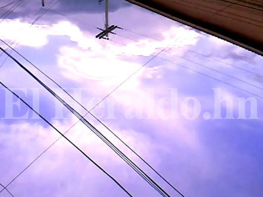 Figura celestial sobre la capital de Honduras
