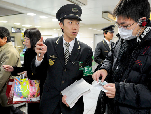 Violento terremoto en noreste de Japón, 10 heridos y pocos daños