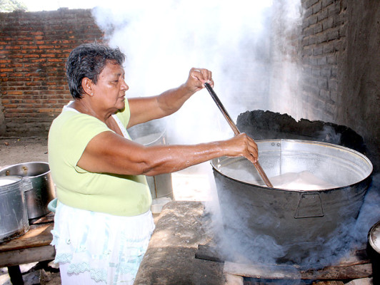 El Chilate, bebida de los mayas que consume la población sureña
