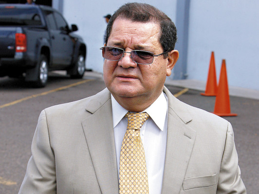 Exministro propone revisar ley de armas