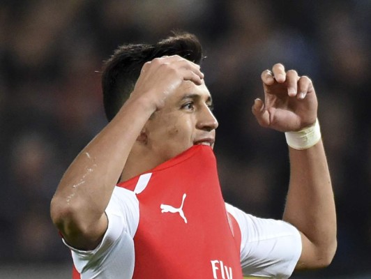 Otro doblete de Alexis Sánchez en triunfo de Arsenal