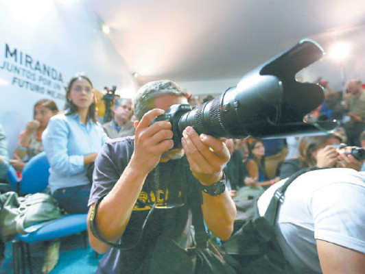 Honduras sigue camino de Venezuela en control a medios de comunicación