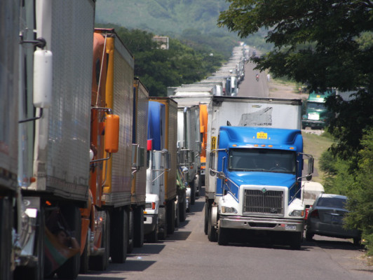 El Salvador suspendería cobro de USD 18