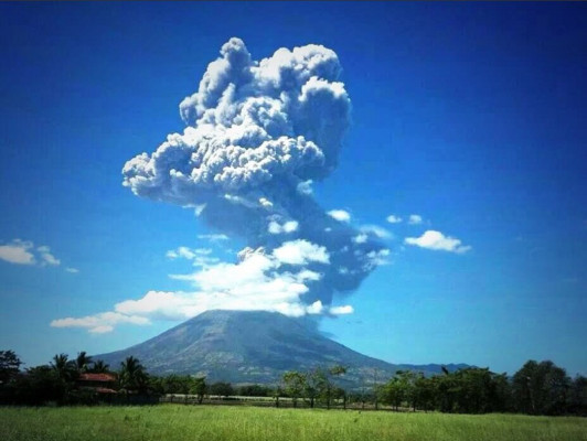 Honduras alerta ante erupción de volcán Chaparrastique