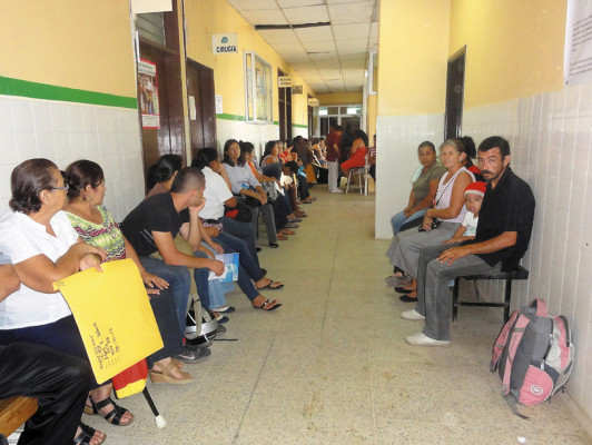 Médicos de Estados Unidos realizan cirugías gratuitas en Comayagua