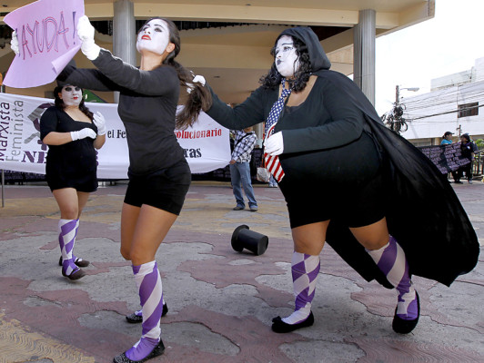 Celebran día contra violencia hacia mujeres