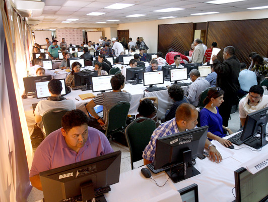 Gabriela Núñez lidera diputaciones liberales; Lizzy en casilla 22