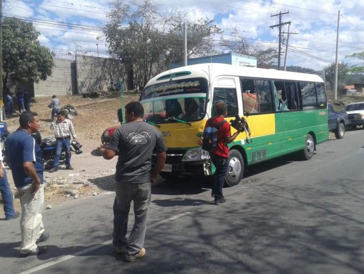 Dos heridos en tiroteo contra autobús en carretera a Olancho