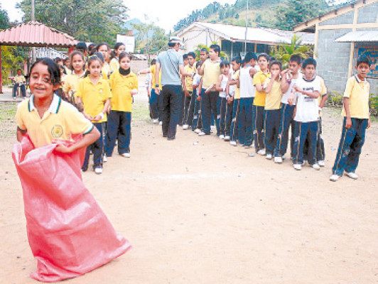 Ponen a prueba la fuerza física y los conocimientos