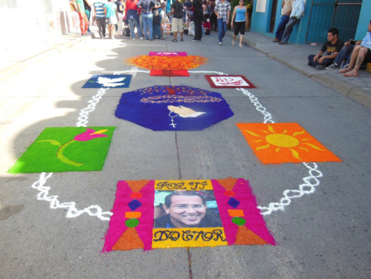 Muestras de fe adornan las calles de Comayagua