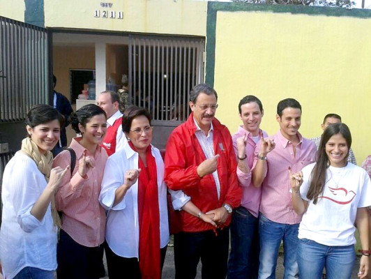 Precandidatos votan en la capital de Honduras