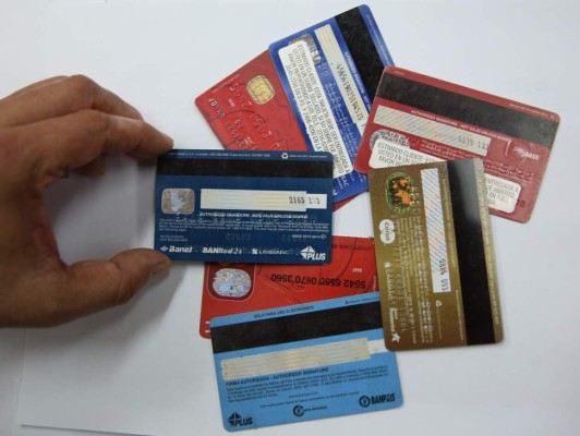 Emisores cobran hasta 600 lempiras por ciertos cargos