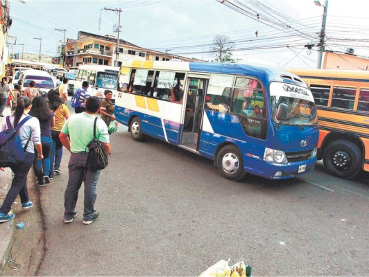 Entre las disposiciones de la nueva ley de Transporte de Honduras está el control de los buses interurbano. (Fotos: Johny Magallanes)