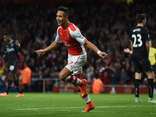 Otro doblete de Alexis Sánchez en triunfo de Arsenal
